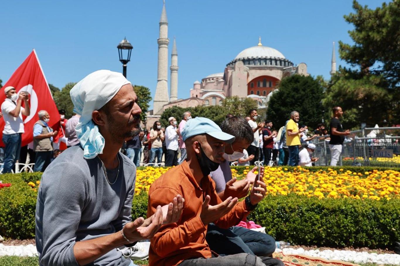 Ayasofya-i Kebir Câmi-i Şerifi'n açılışında gün boyu neler yaşandı? Ayasofya-i Kebir Câmi-i Şerifi'n açılışında gün boyu neler yaşandı?